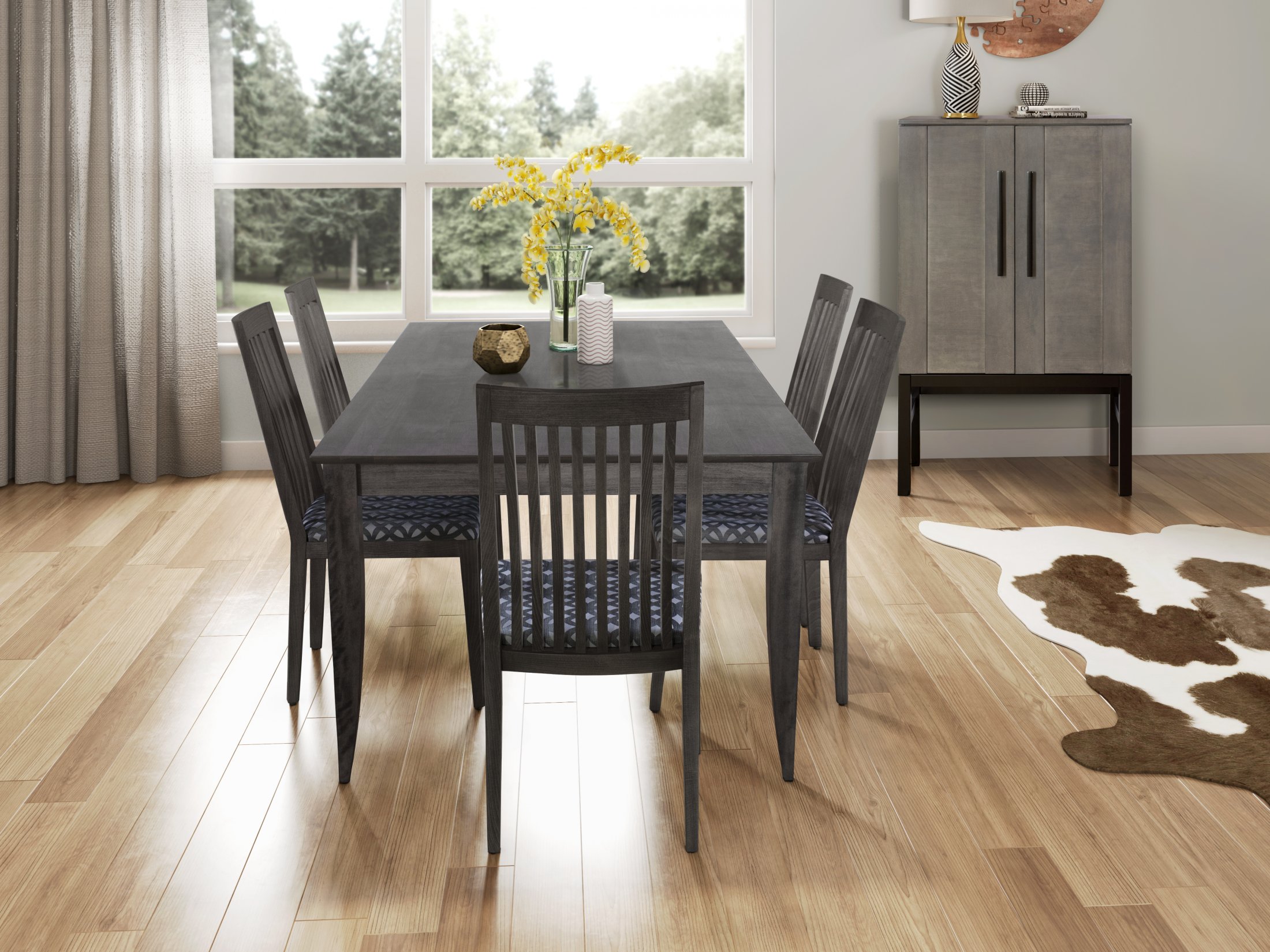 Saber Table with 80 Chairs